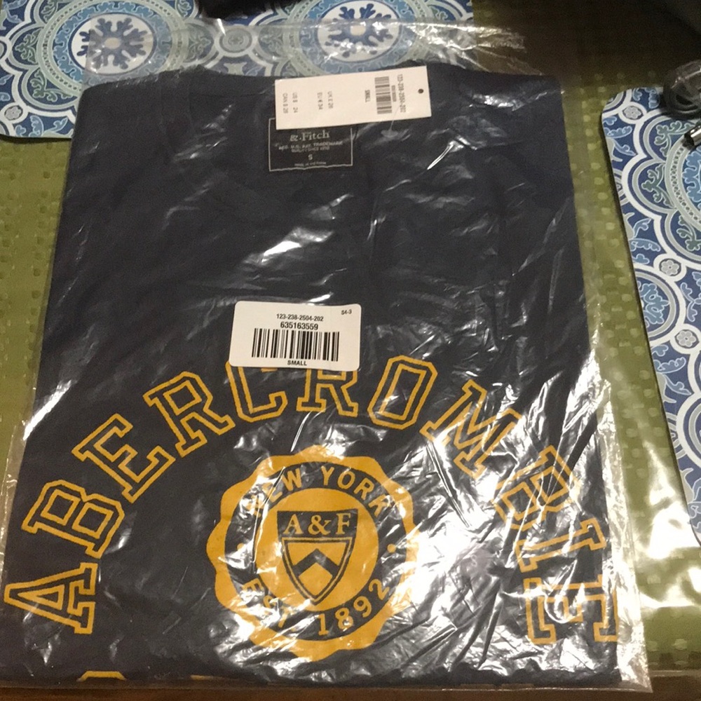 Men’s shirt